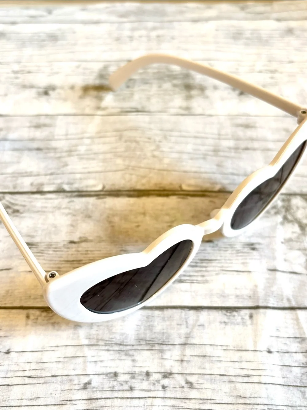 Retro White Heart Shaped Sunglasses